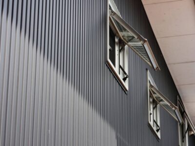 ガルバリウム鋼板とは 外壁 屋根に使用するメリット デメリット